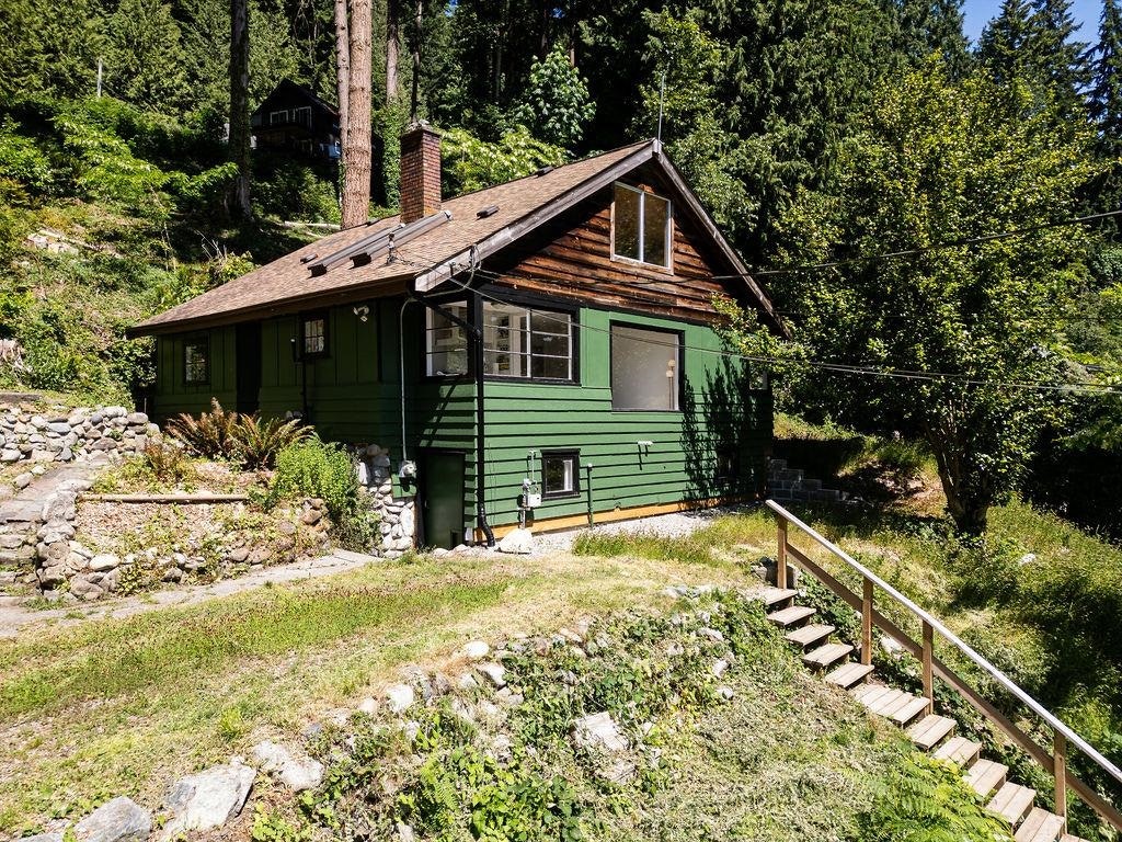 915 Marine Drive, Gibsons, BC, V0N 1V1
