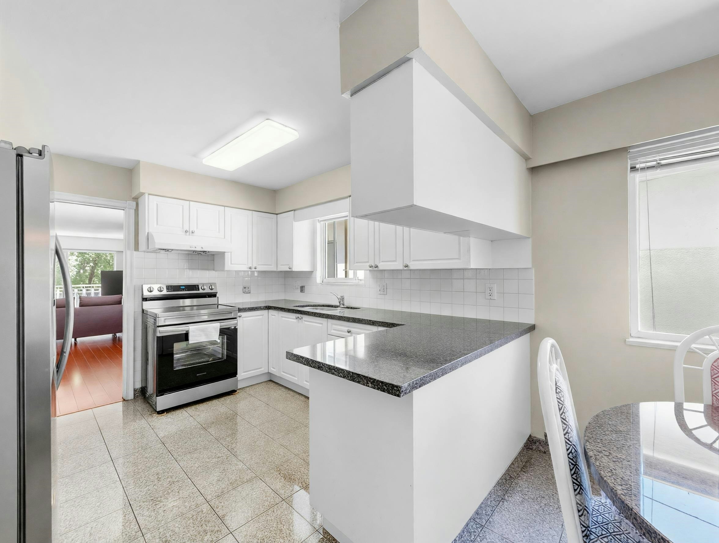 245 W 63rd Avenue, Vancouver, BC, V5X 2H9 - 14