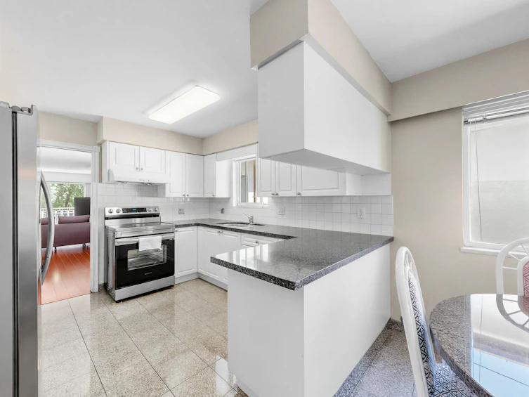 245 W 63rd Avenue, Vancouver, BC, V5X 2H9 - 14