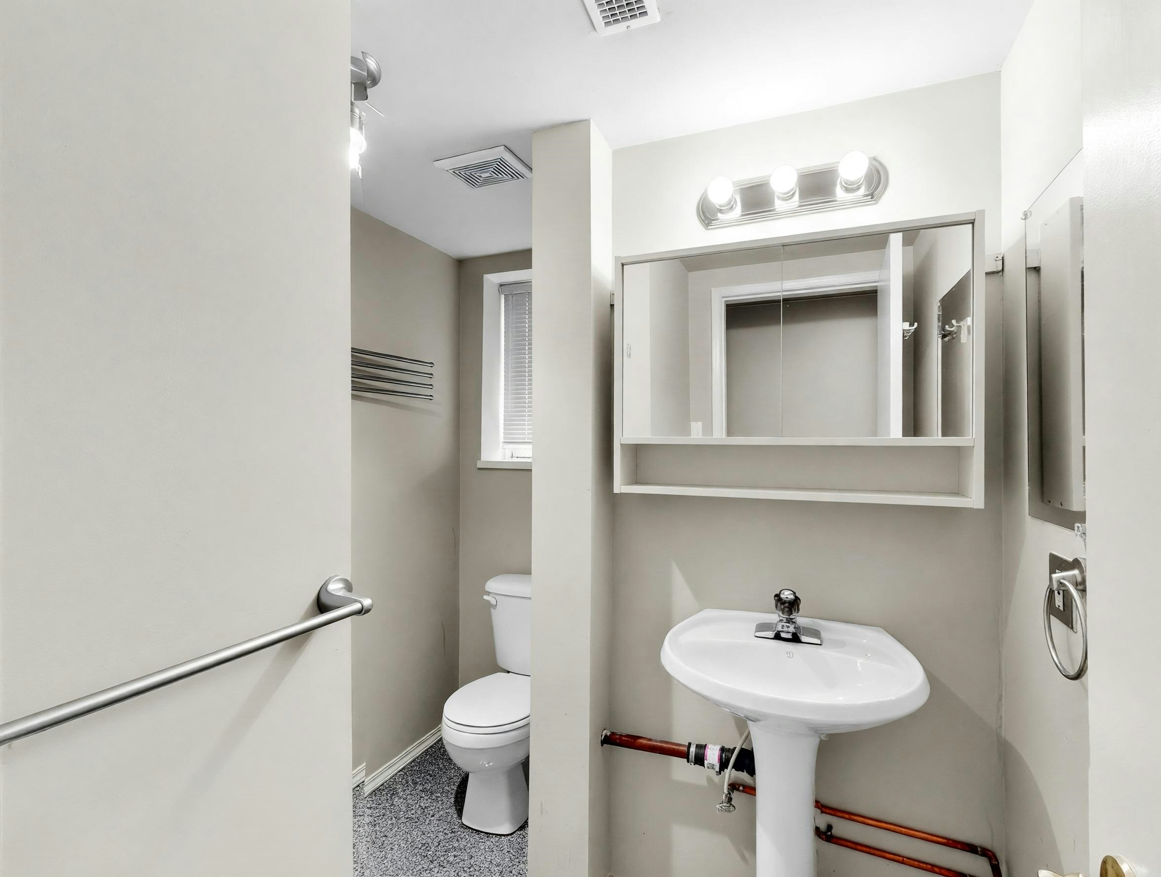245 W 63rd Avenue, Vancouver, BC, V5X 2H9 - 8