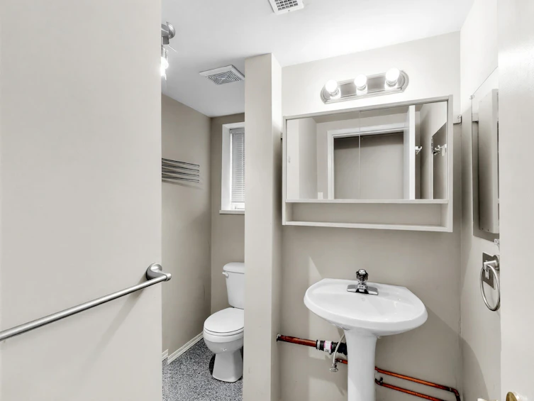 245 W 63rd Avenue, Vancouver, BC, V5X 2H9 - 8
