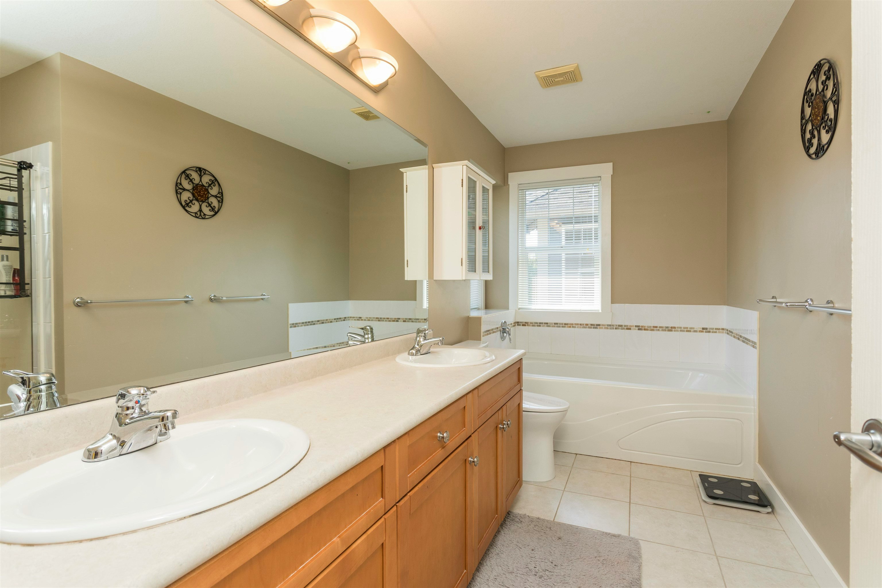 10337 243a Street, Maple Ridge, BC, V2W 2C7 - 22