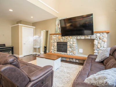 10337 243a Street - 4