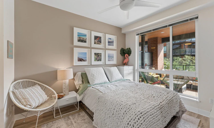312-733 W 3rd Street