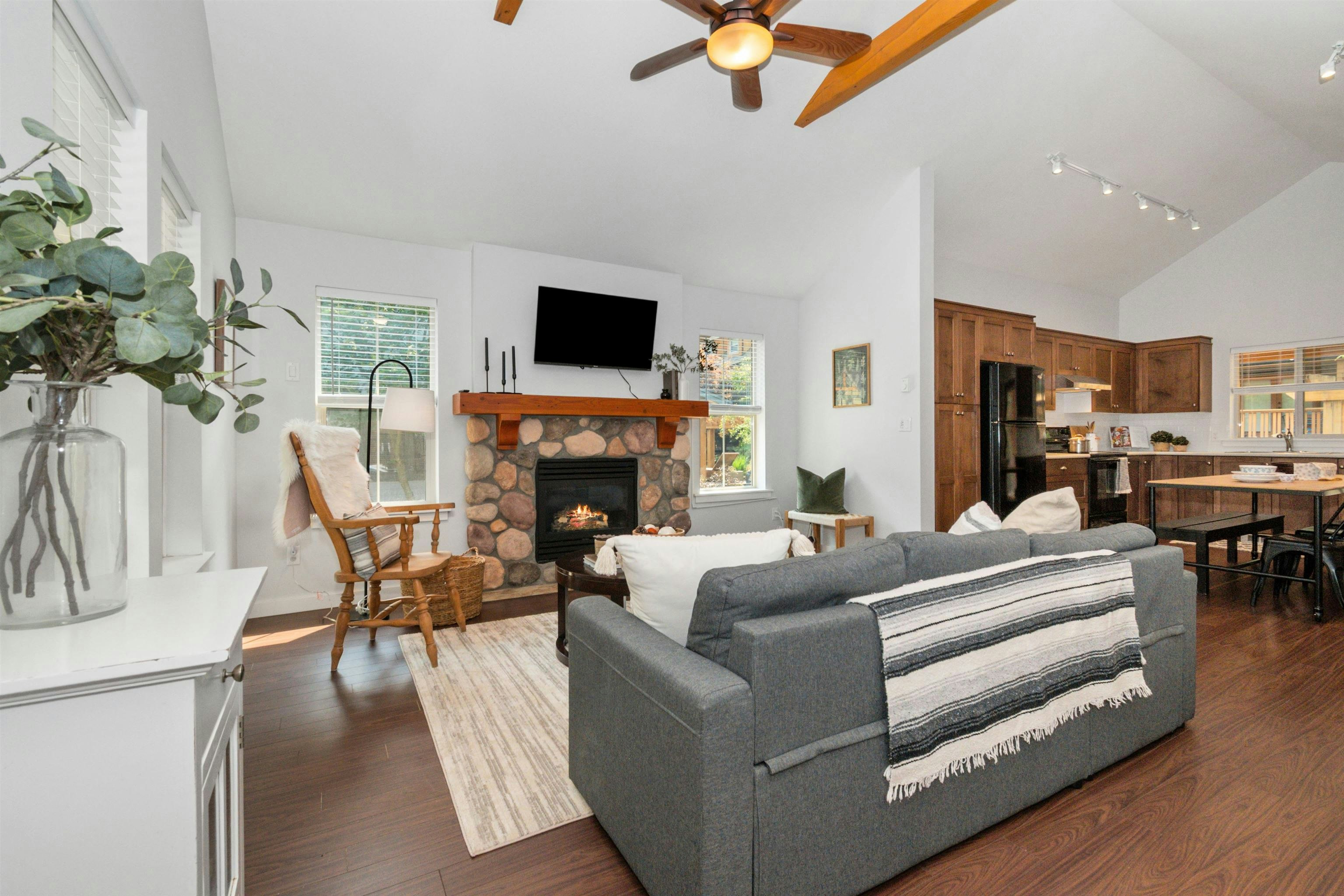 1835 Cherry Tree Lane, Cultus Lake, BC, V2R 0E1 - 8
