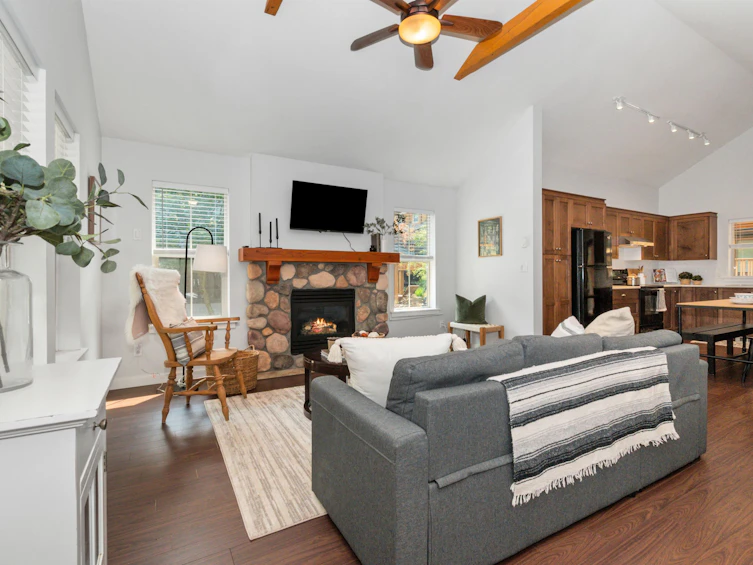 1835 Cherry Tree Lane, Cultus Lake, BC, V2R 0E1 - 8
