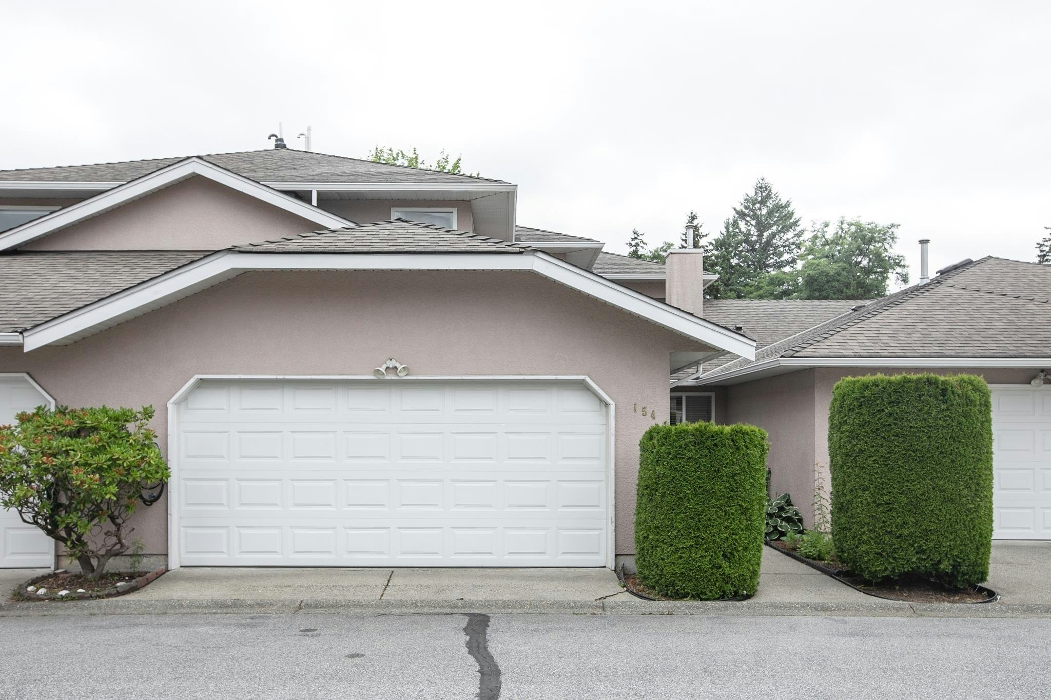 15501 89a Avenue, Surrey, BC, V3R 0Z5