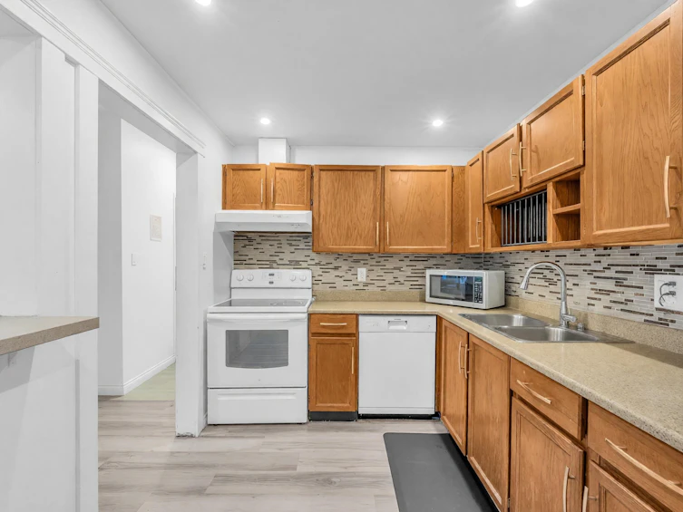 119-8511 Westminster Highway, Richmond, BC, V6X 3H7 - 10