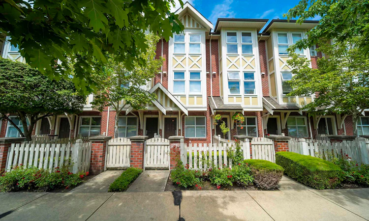 7-9333 Ferndale Road