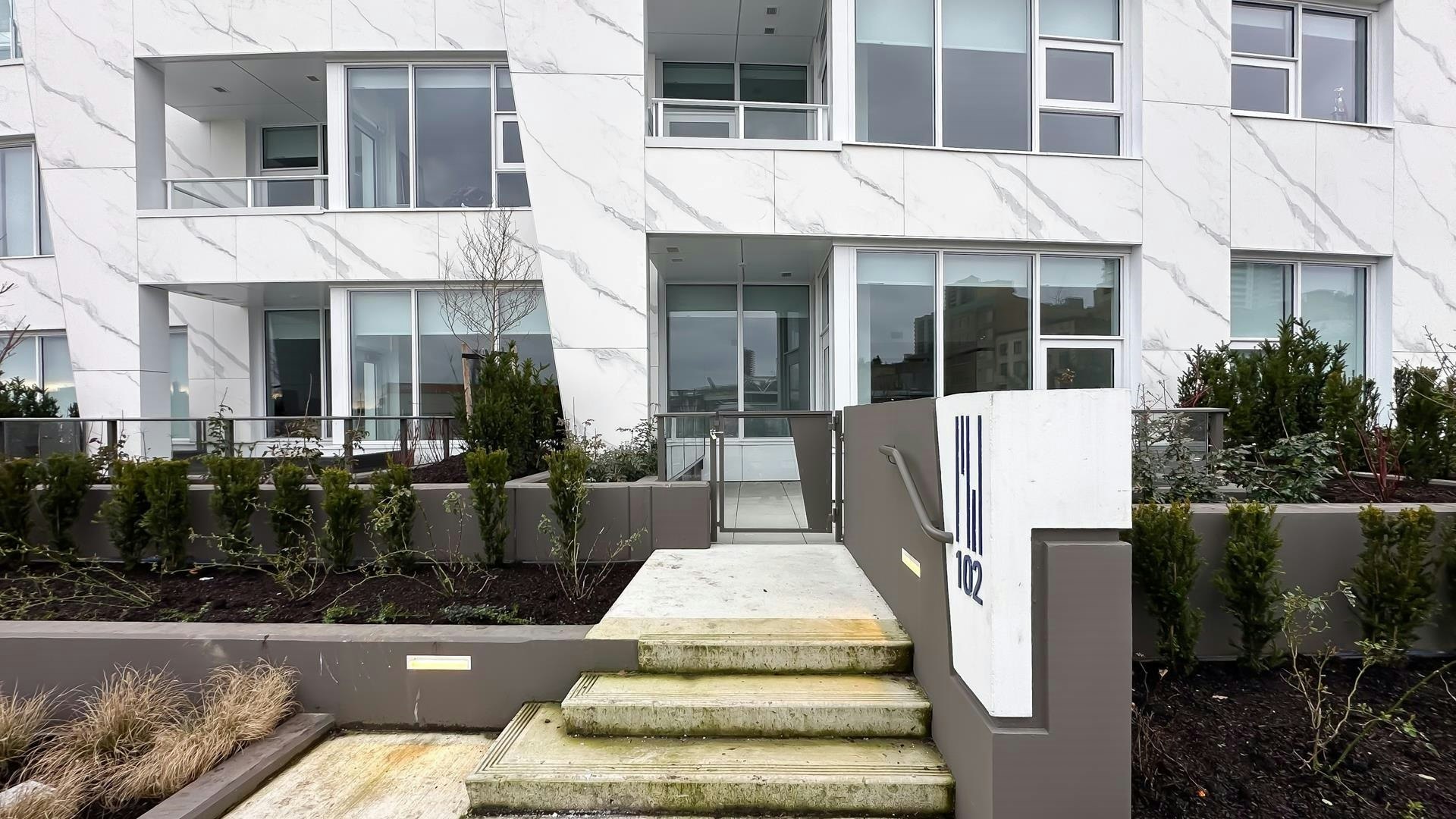 102-660 Quayside Drive, New Westminster, BC, V3M 0P1
