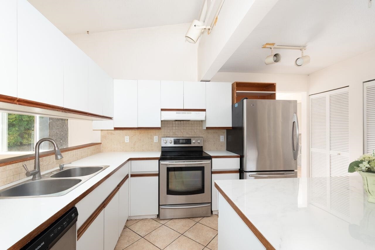 1241 Nepal Crescent, West Vancouver, BC, V7T 2H4 - 8