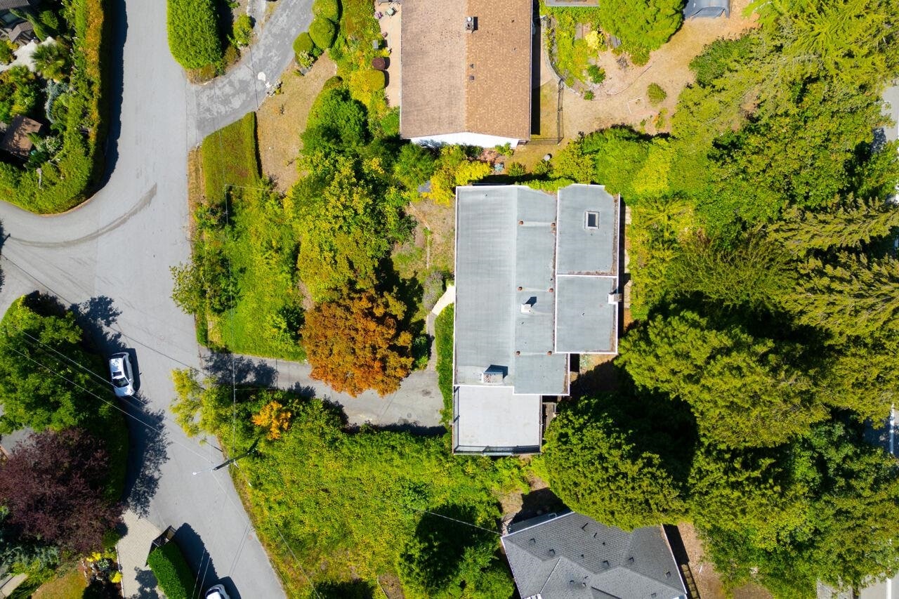 1241 Nepal Crescent, West Vancouver, BC, V7T 2H4 - 34