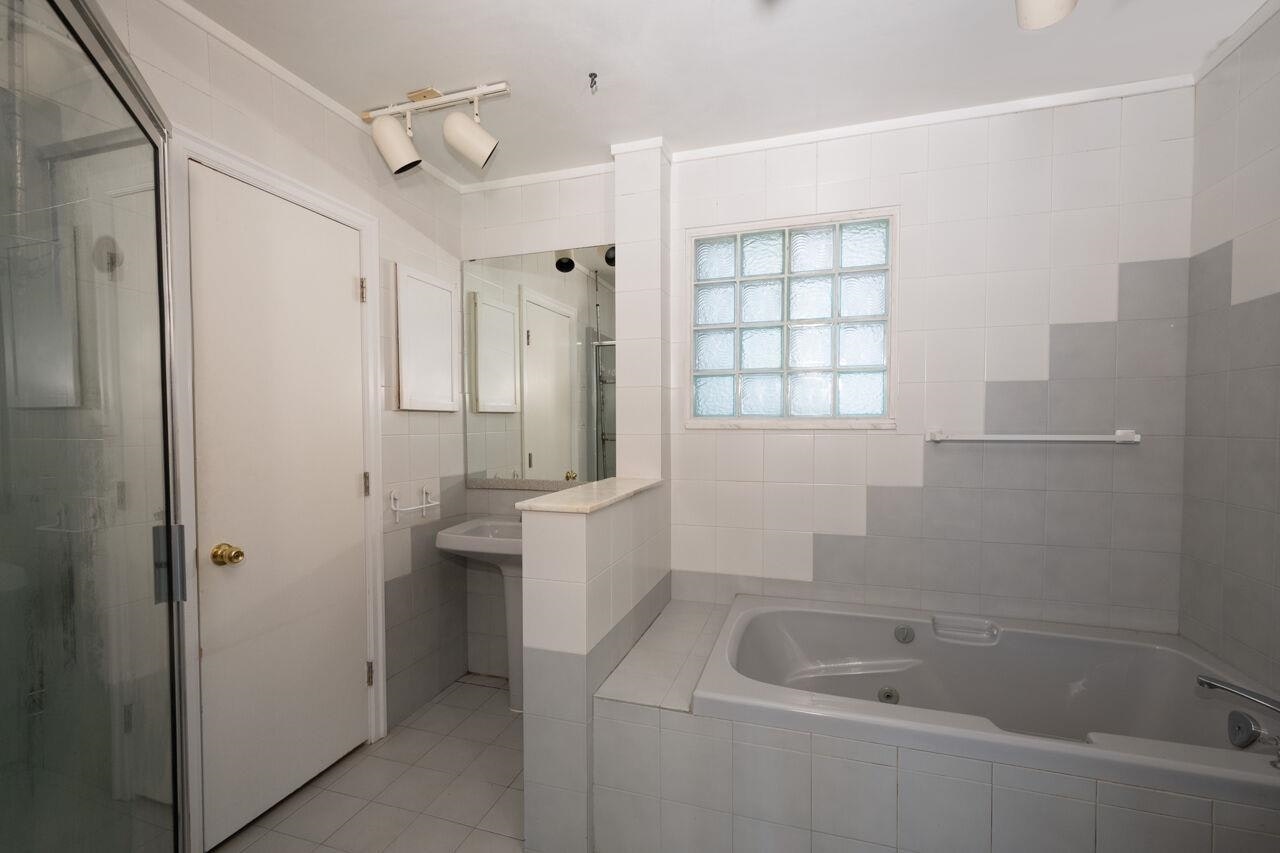 1241 Nepal Crescent, West Vancouver, BC, V7T 2H4 - 20