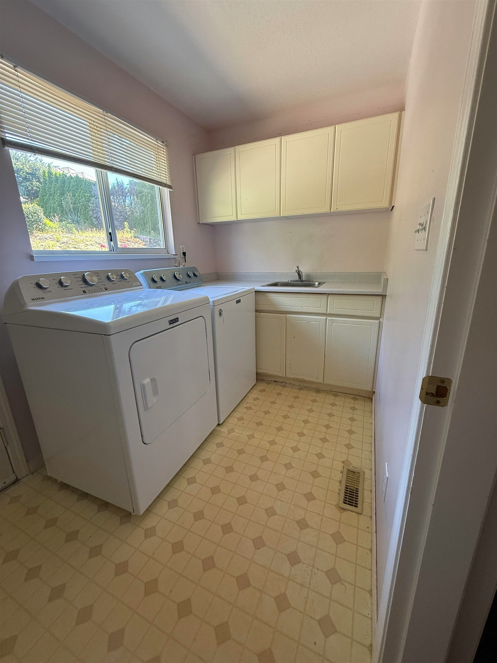 Upper Floor-2657 Sandstone Crescent, Coquitlam, BC, V3E 2T8 - 33