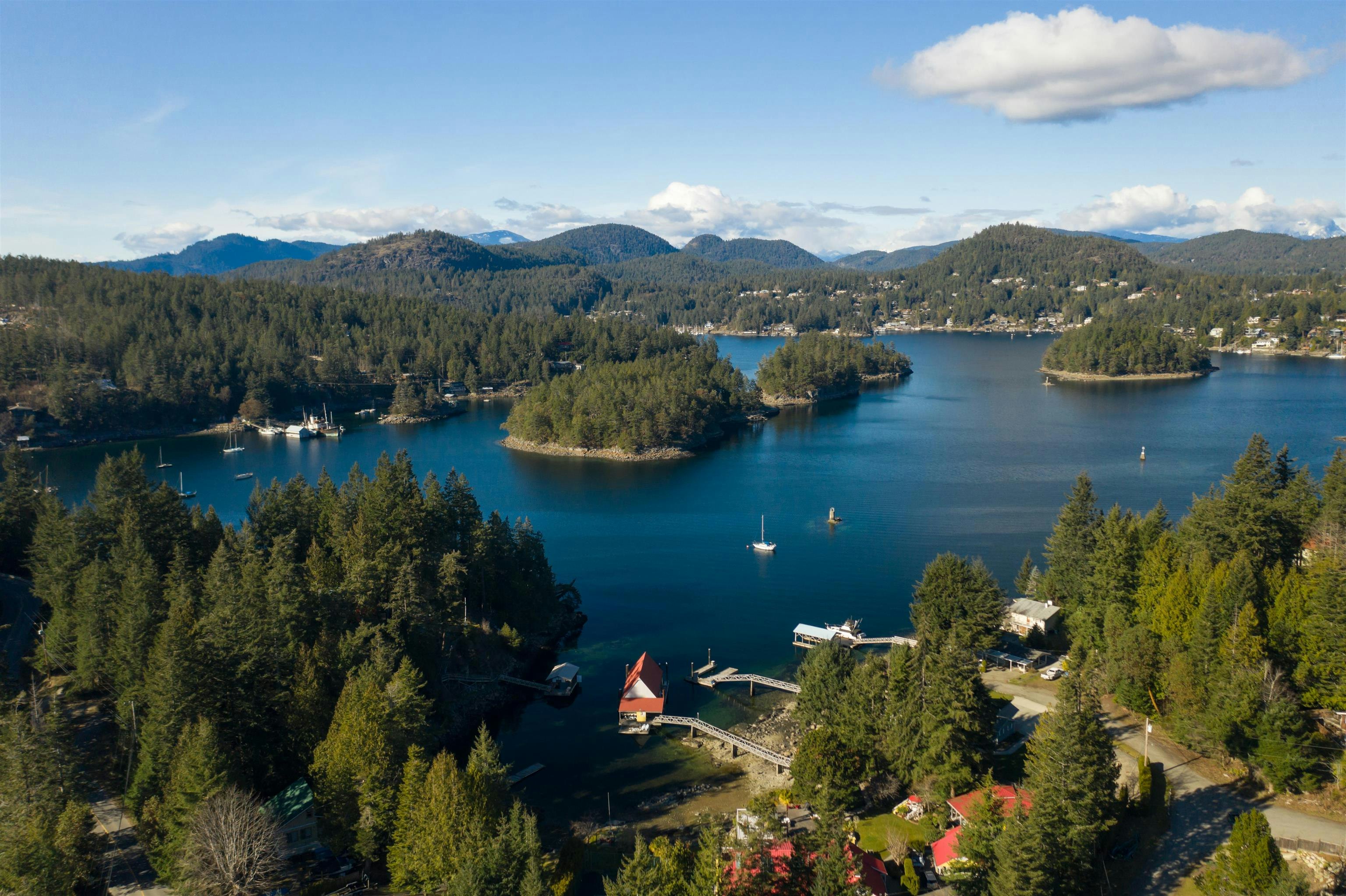 8127 Redrooffs Road, Halfmoon Bay, BC, V7Z 1A7 - 23