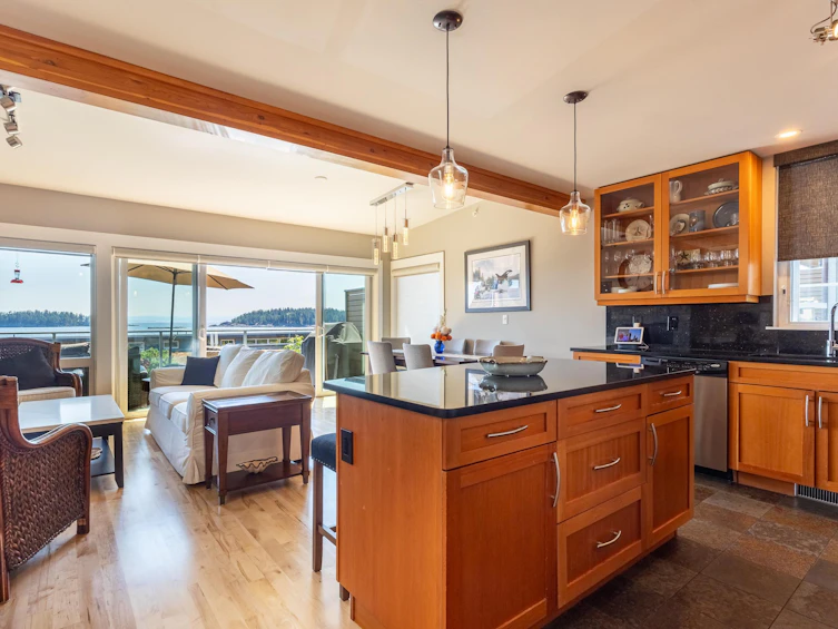 5374 Wakefield Beach Lane, Sechelt, BC, V7Z 0T6 - 6