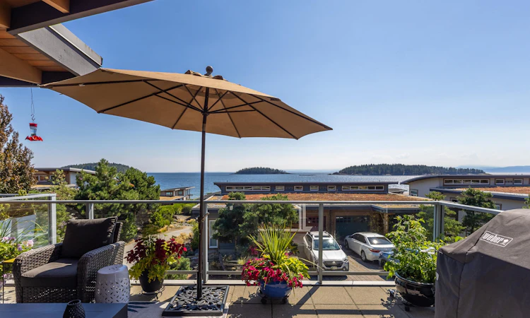 5374 Wakefield Beach Lane