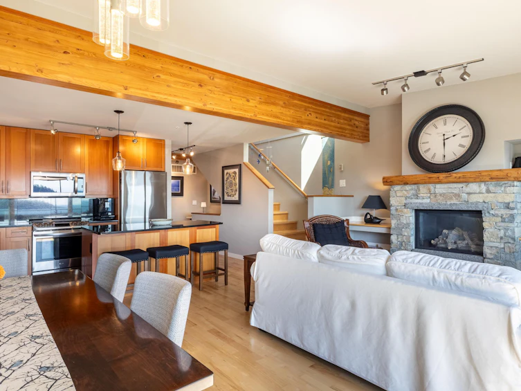 5374 Wakefield Beach Lane, Sechelt, BC, V7Z 0T6 - 8