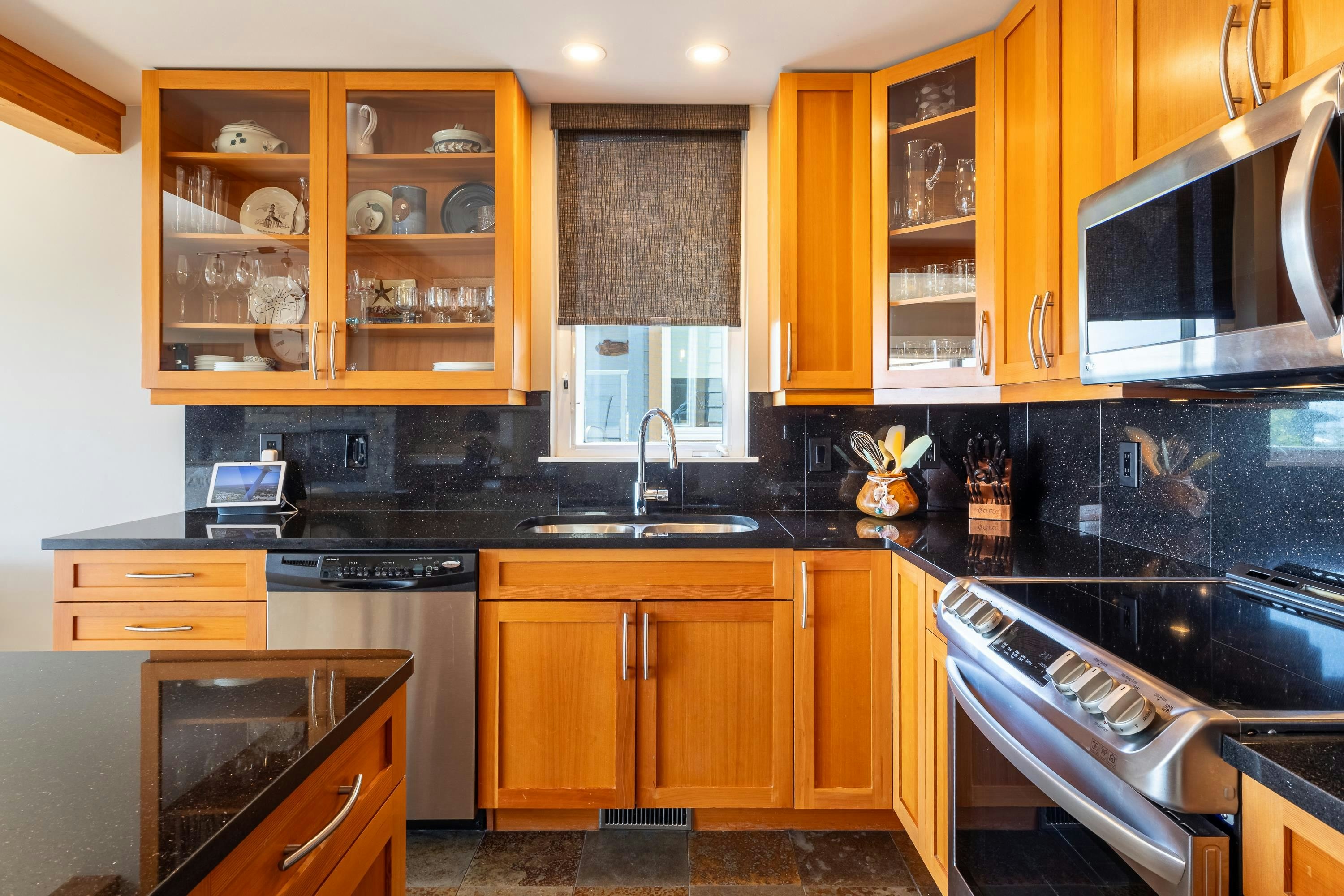 5374 Wakefield Beach Lane, Sechelt, BC, V7Z 0T6 - 11