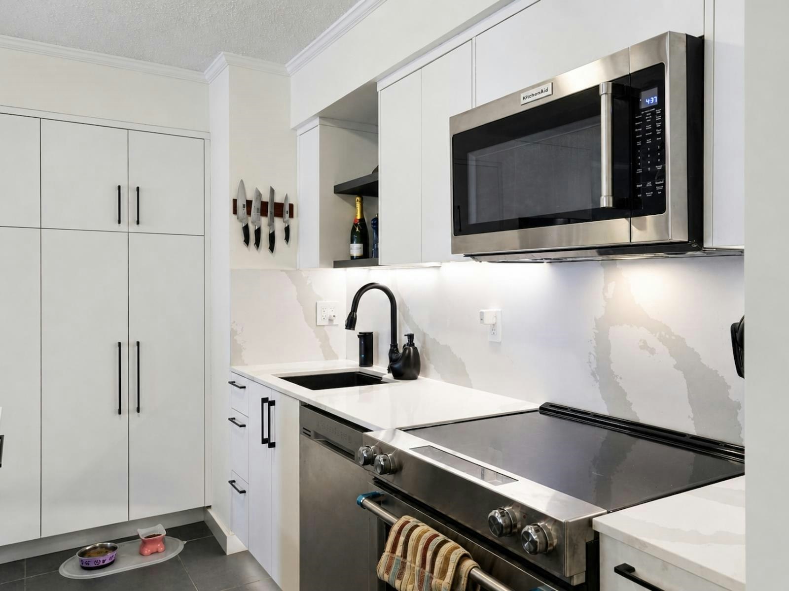 303-441 E 3rd Street, North Vancouver, BC, V7L 1G3 - 10