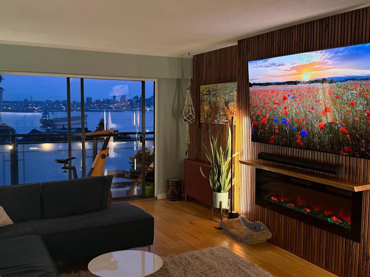 303-441 E 3rd Street, North Vancouver, BC, V7L 1G3