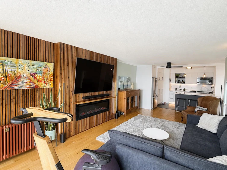 303-441 E 3rd Street, North Vancouver, BC, V7L 1G3 - 2