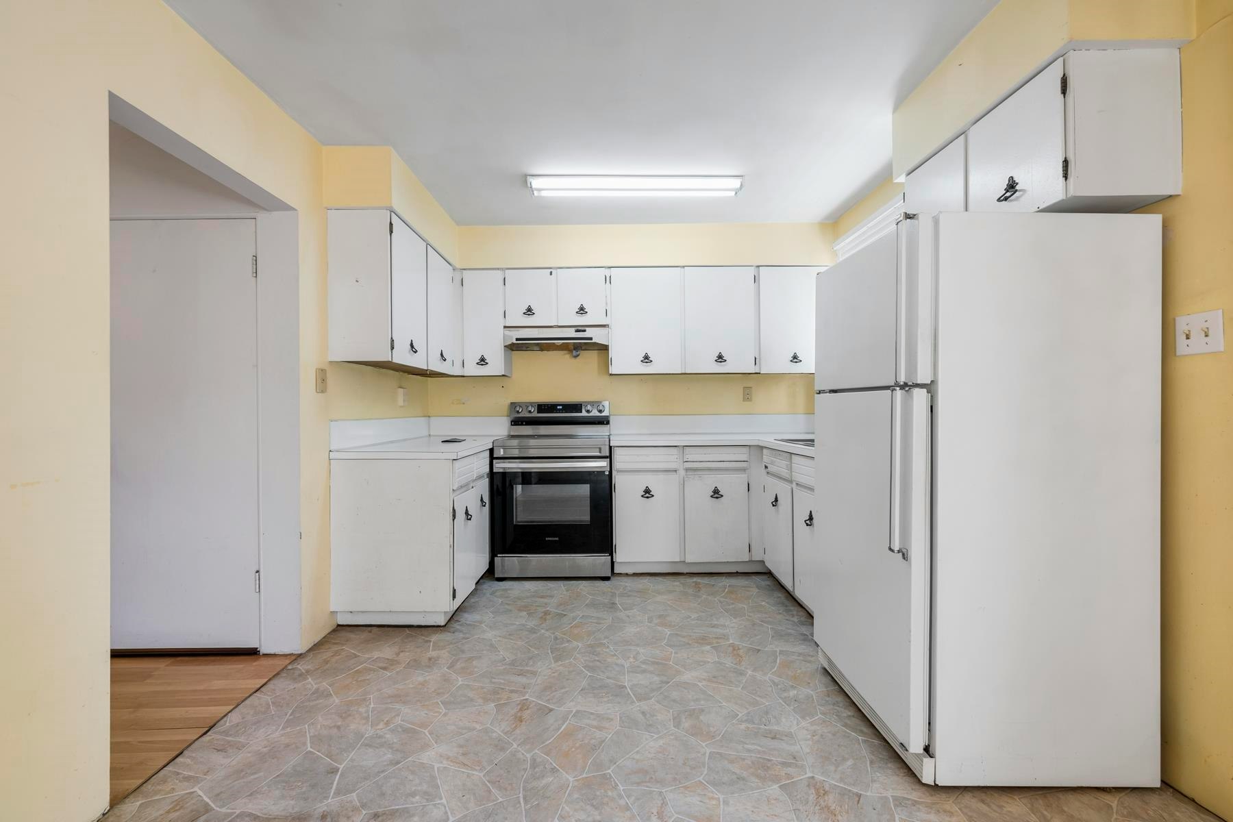 1310 Tina Way, Port Coquitlam, BC, V3C 2V3 - 10