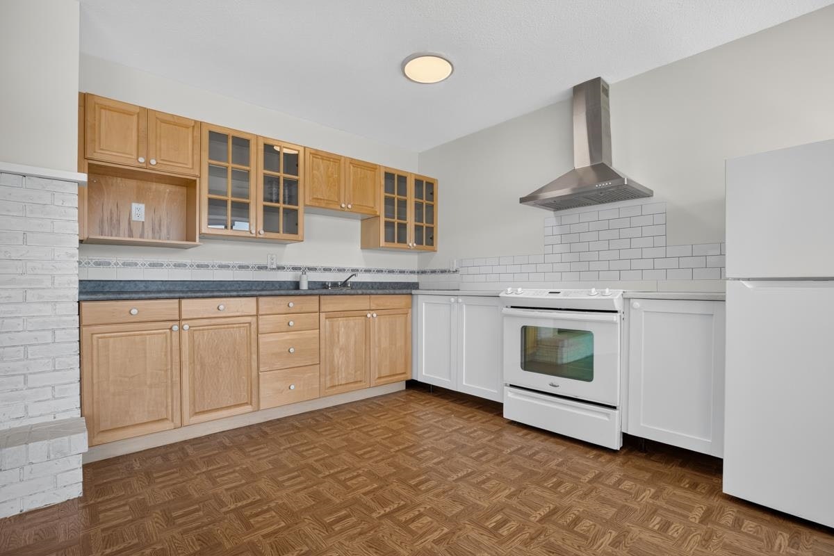2929 Dollarton Highway (Basement Suite), North Vancouver, BC, V7H 1B1 - 3