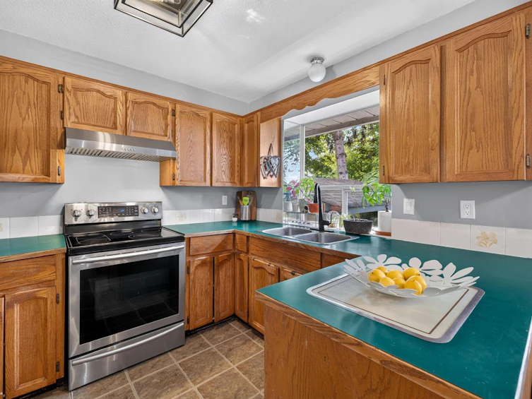 14950 86a Avenue, Surrey, BC, V3S 7E8 - 9