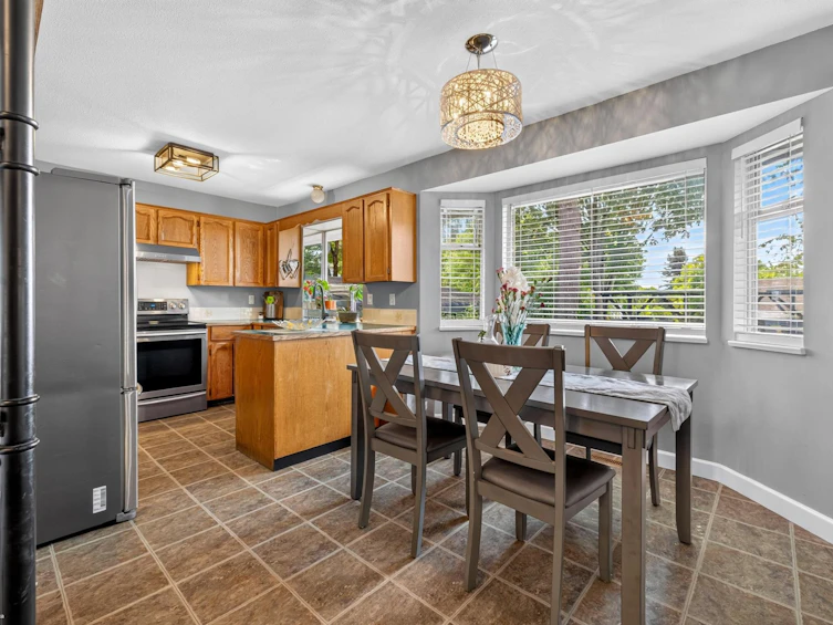 14950 86a Avenue, Surrey, BC, V3S 7E8 - 11