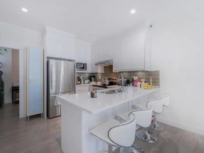 2-11267 133 Street - 4