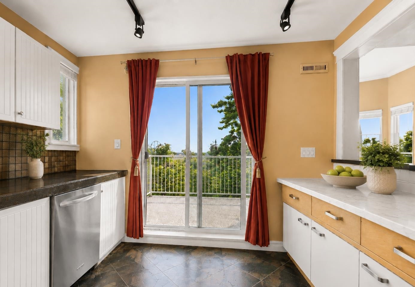 401-12639 No. 2 Road, Richmond, BC, V7E 6N6 - 6