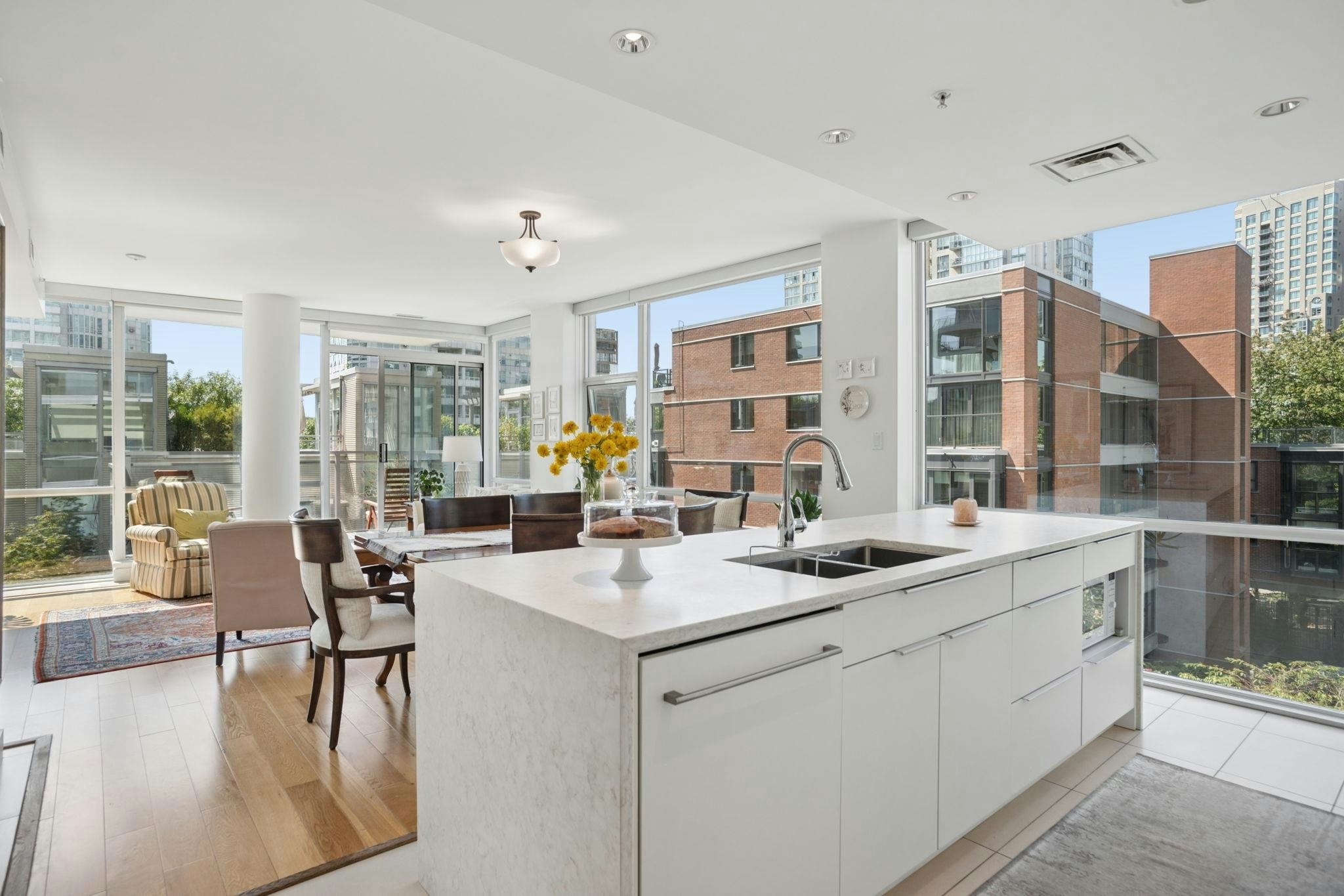 405-1455 Howe Street - 2