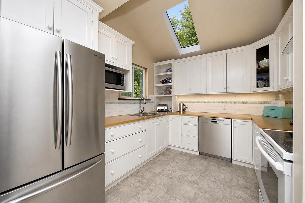 3131 Beach Avenue, Roberts Creek, BC, V0N 2W2 - 11