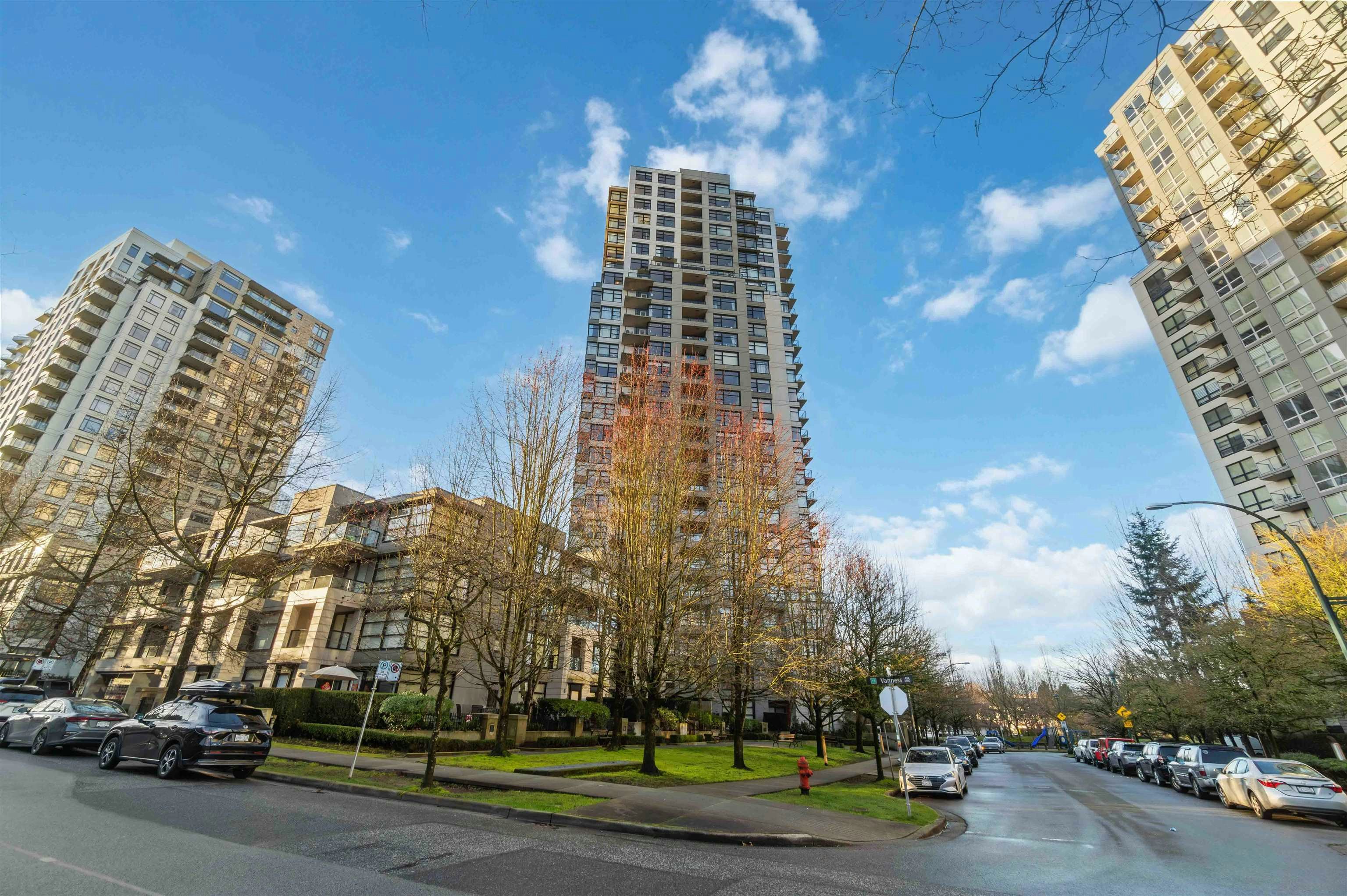 805-5380 Oben Street, Vancouver, BC, V5R 6H7