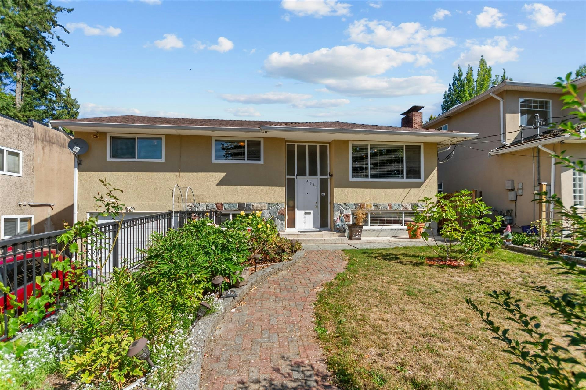 6949 Halifax Street, Burnaby, BC, V5B 2R3