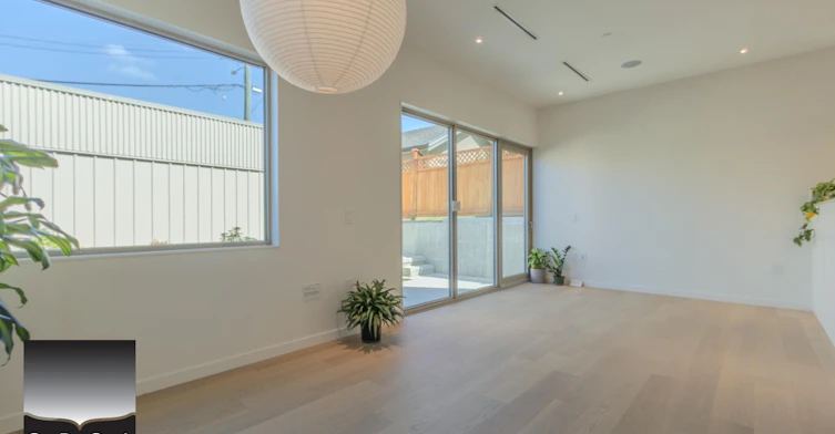 2-2915 5th Avenue, Vancouver, BC, V5M 1N6 - 4