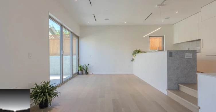 2-2915 5th Avenue, Vancouver, BC, V5M 1N6 - 3