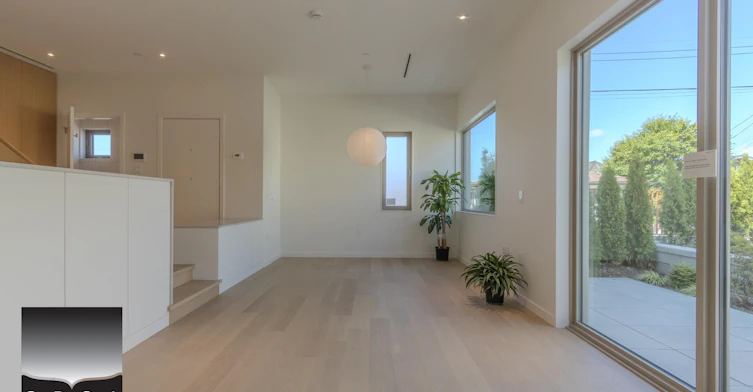 2-2915 5th Avenue, Vancouver, BC, V5M 1N6 - 2