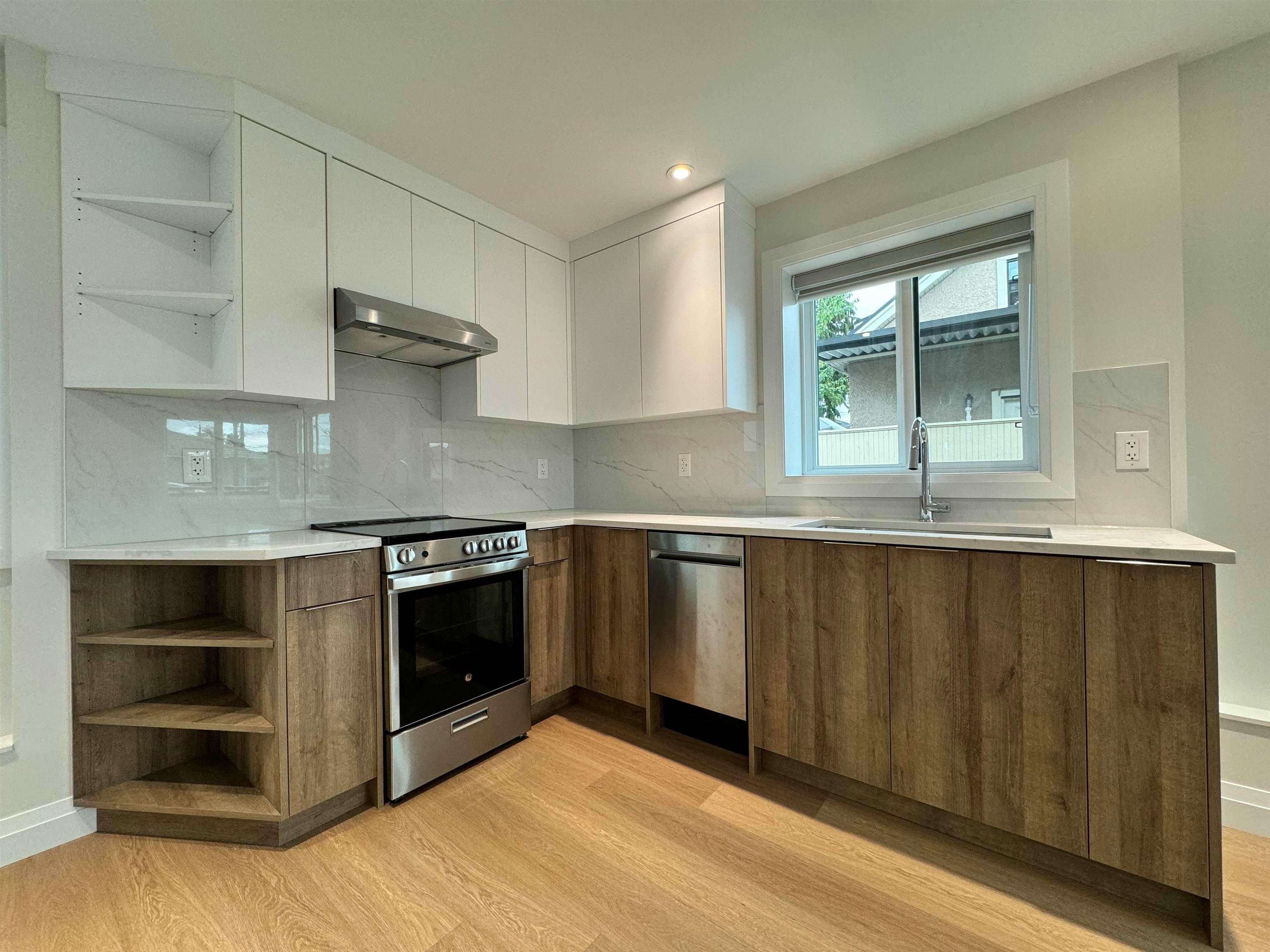 3830 Kootenay Street, Vancouver, BC, V5R 0B5 - 5