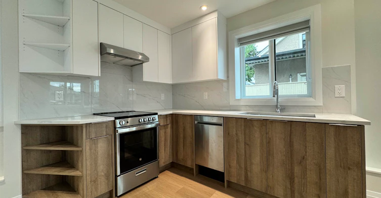 3830 Kootenay Street, Vancouver, BC, V5R 0B5 - 5