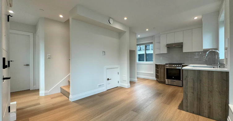 3830 Kootenay Street, Vancouver, BC, V5R 0B5 - 2