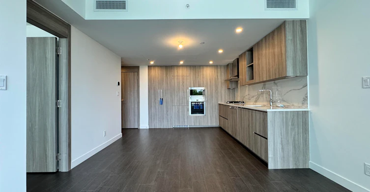 701-13768 100 Avenue, Surrey, BC, V3T 0V2