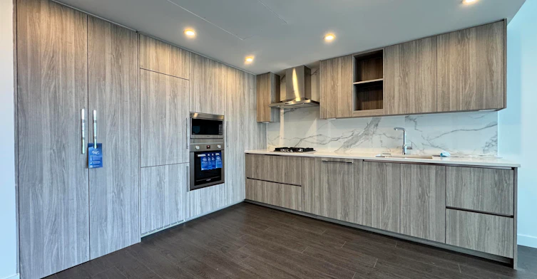 701-13768 100 Avenue, Surrey, BC, V3T 0V2 - 4