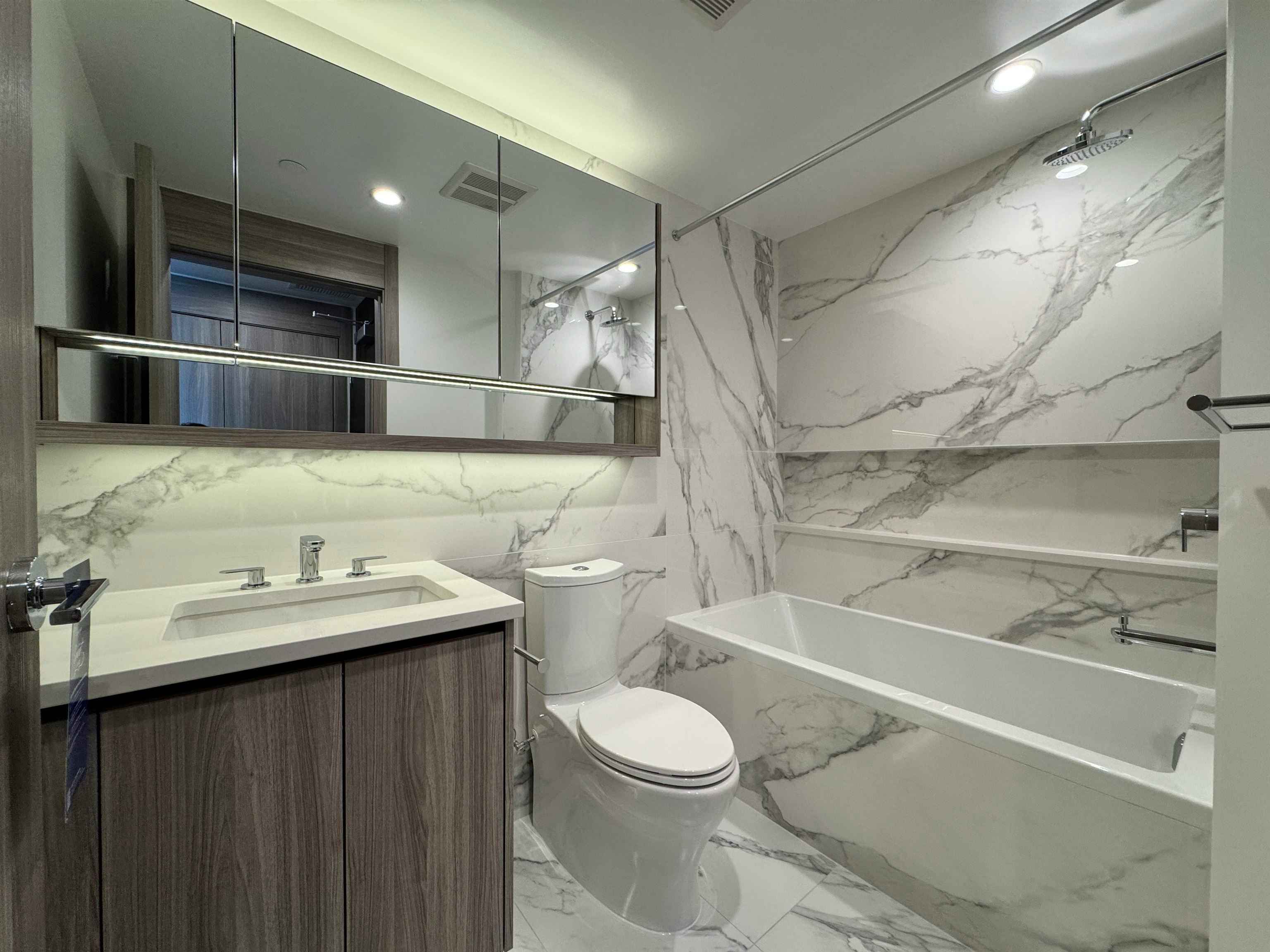 701-13768 100 Avenue, Surrey, BC, V3T 0V2 - 3