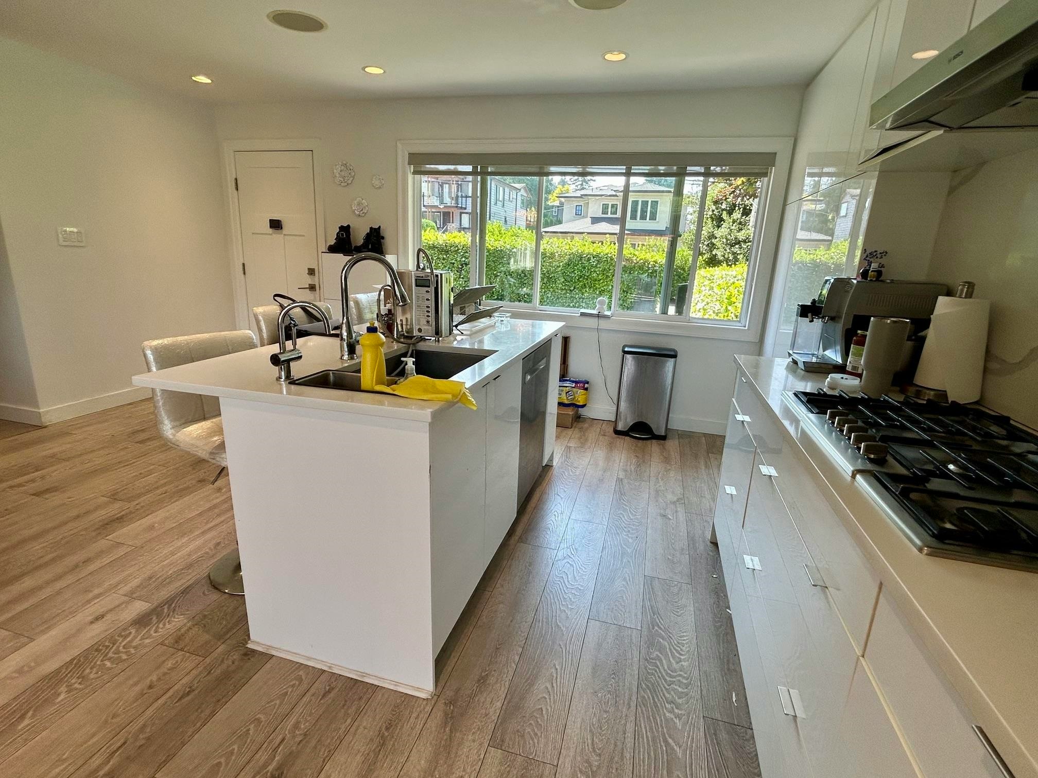 Upper-1015 Jefferson Avenue, West Vancouver, BC, V7T 2A6 - 3