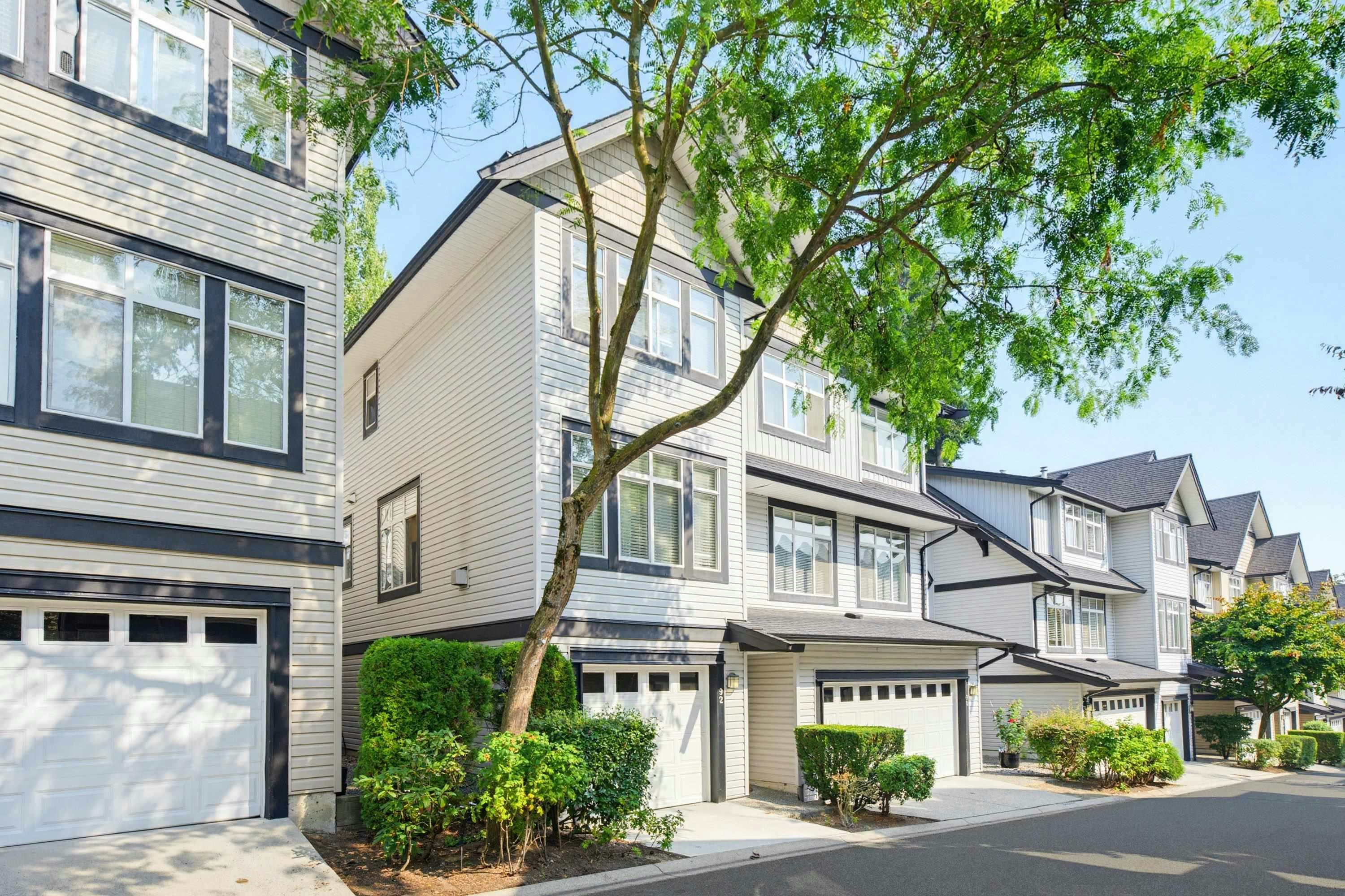 92-19932 70 Avenue - 2