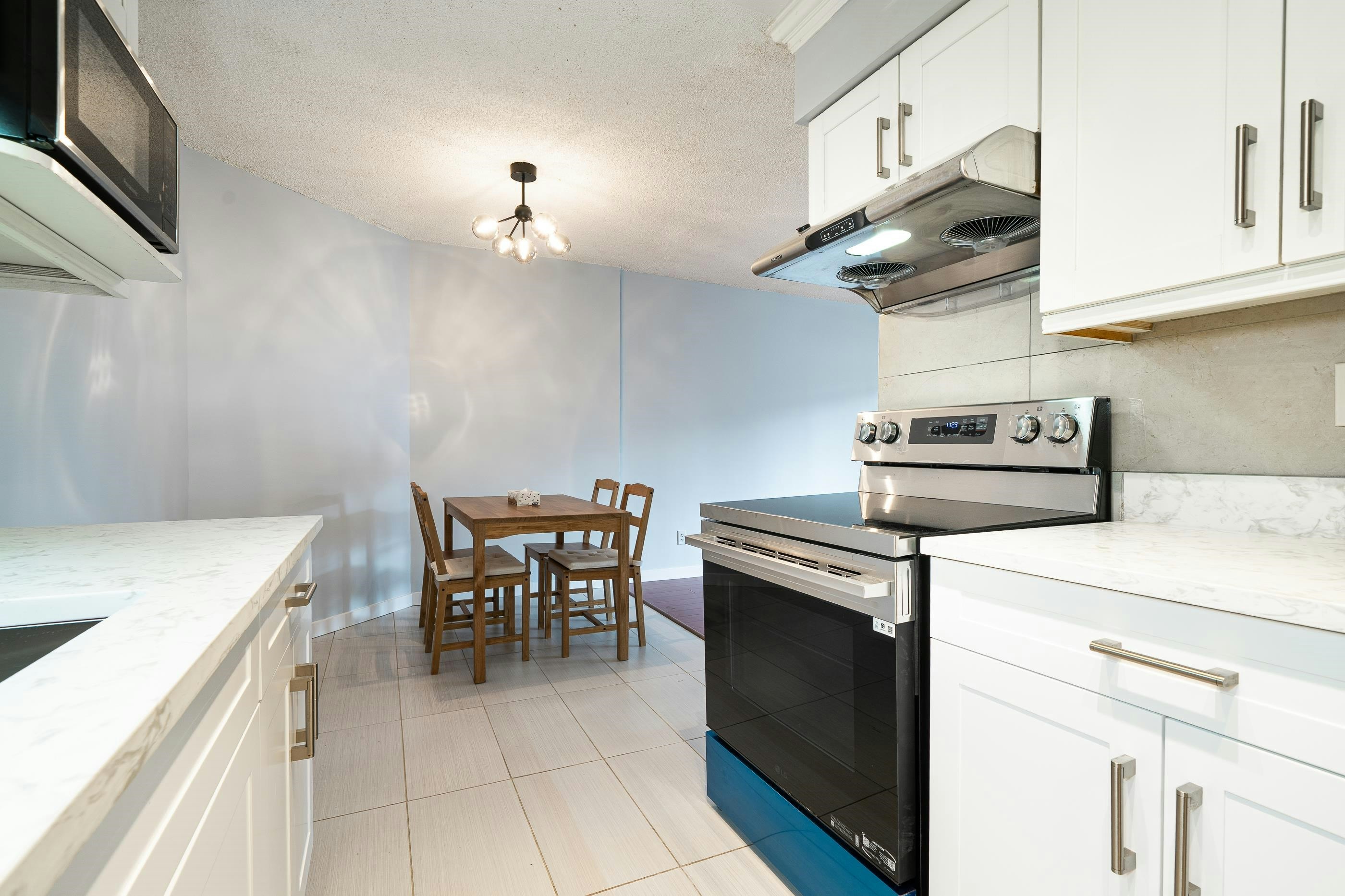 215-5932 Patterson Avenue - 5