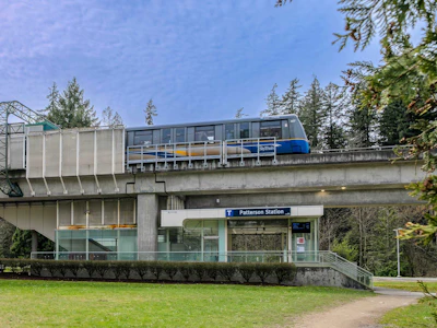 215-5932 Patterson Avenue - 3