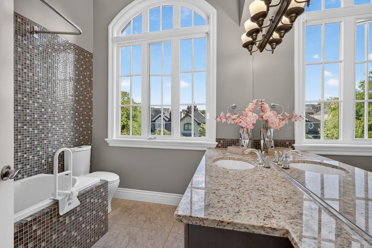 4339 W 9th Avenue, Vancouver, BC, V6R 2C8 - 23